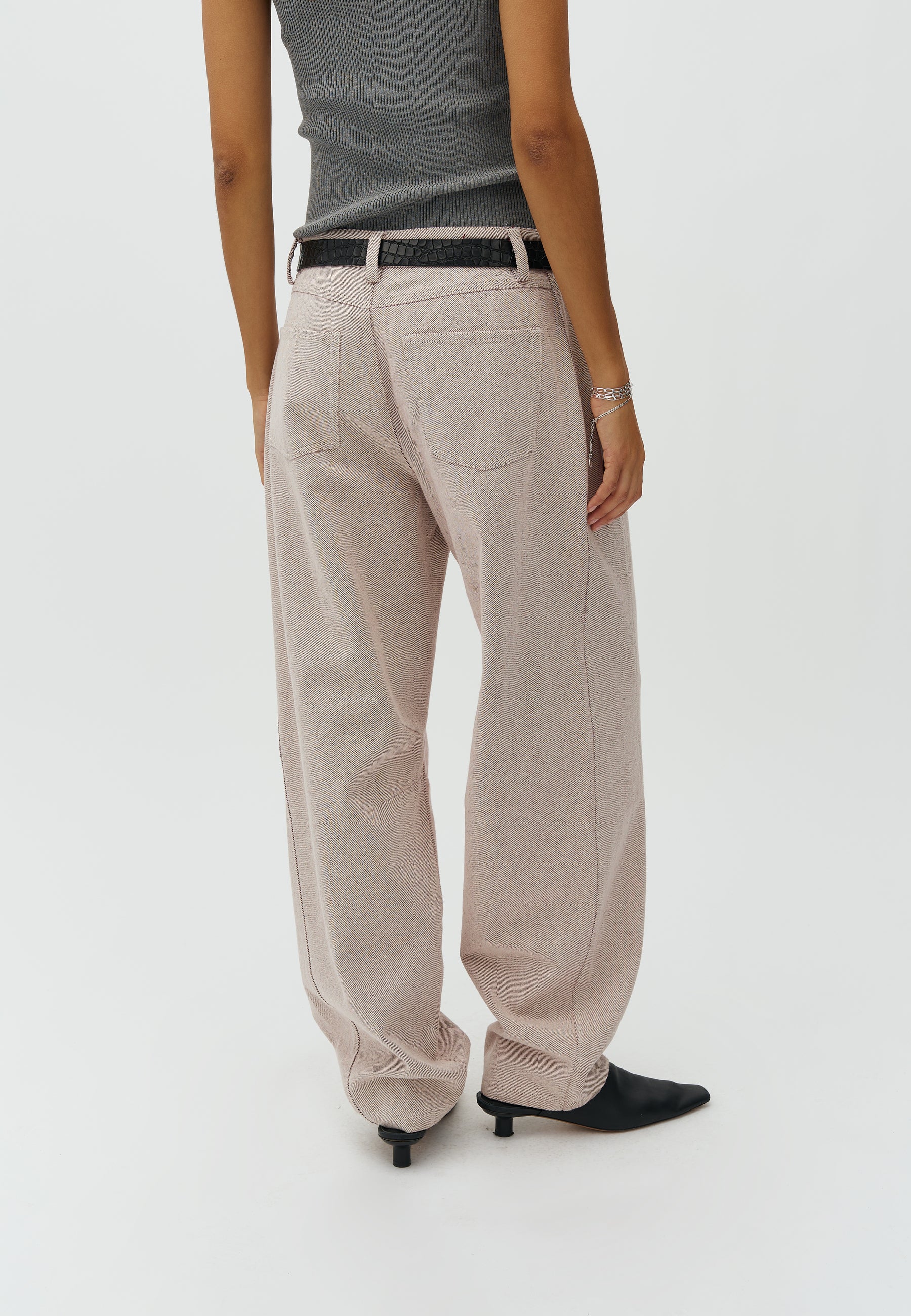 Bowa-M_Light Berry Wash_Model_1