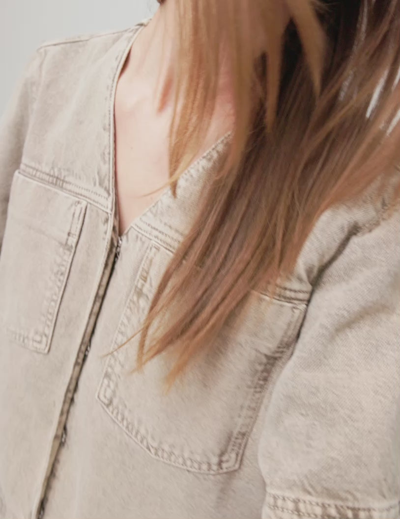 Reela-M_Beige Washed Denim_Video_0